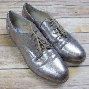 Steve Madden Addan Oxfords in Pewter Metallic